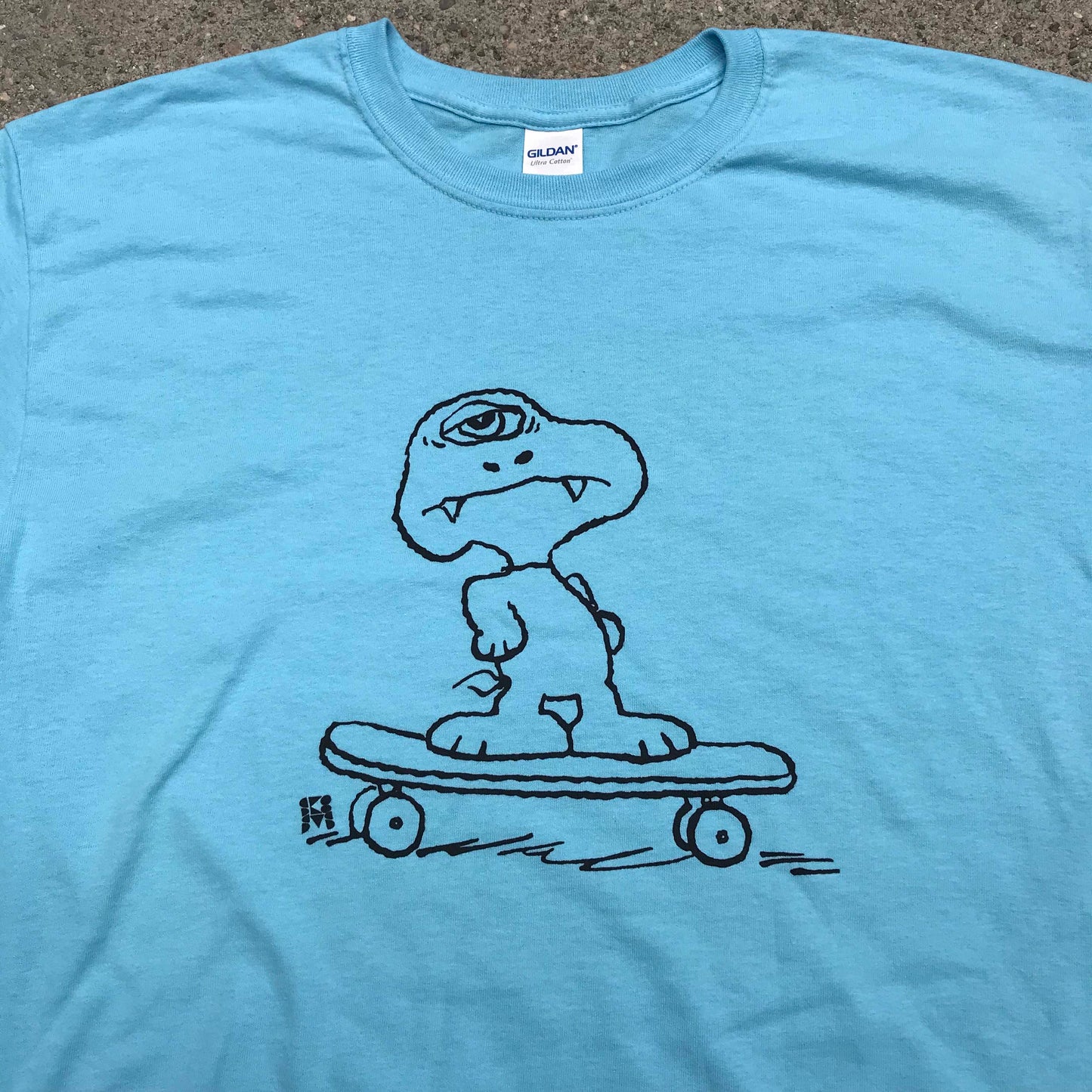 blue skateboarding dog tee shirt hand drawn graphic skateboard streetwear ghoul monster snoopy cartoon peanuts skateboard
